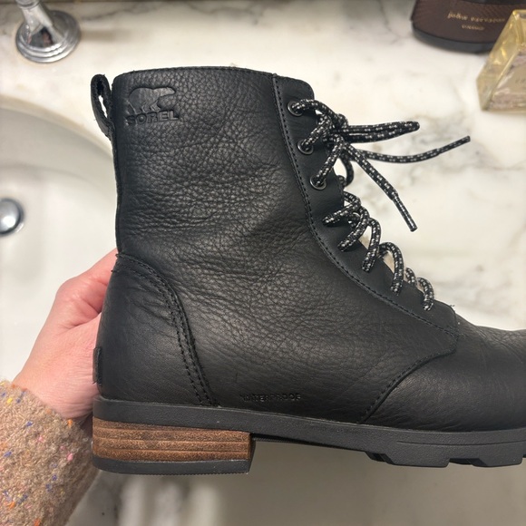 Women's Black Sorel Emelie Shearling Winter Lace-Up Boots - Picture 3 of 8